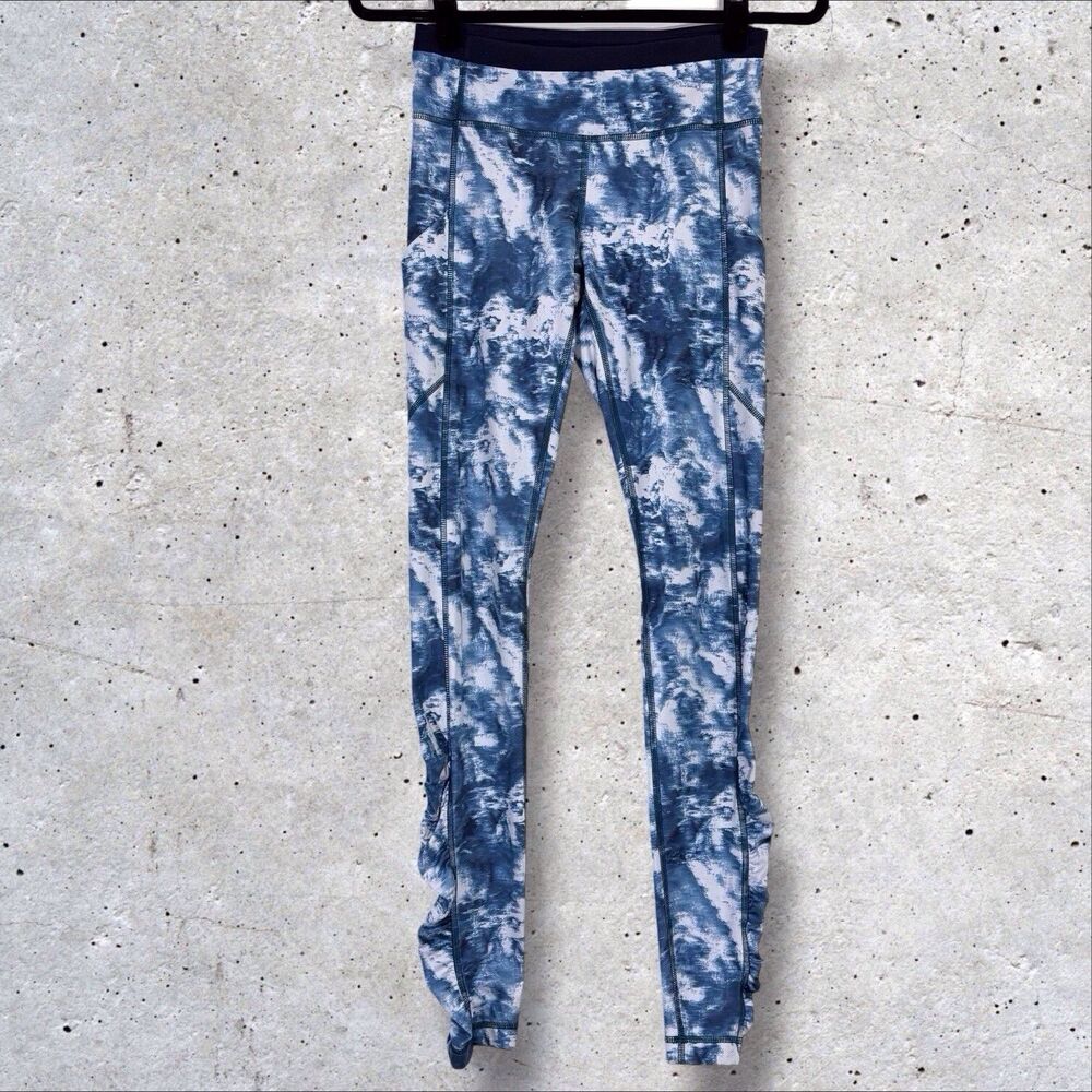 Lululemon Speed Tight III Womens Size 4 SeaSide Blue Camo Workout Yoga Running